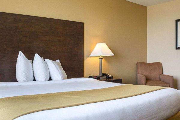 Quality Inn & Suites Minot